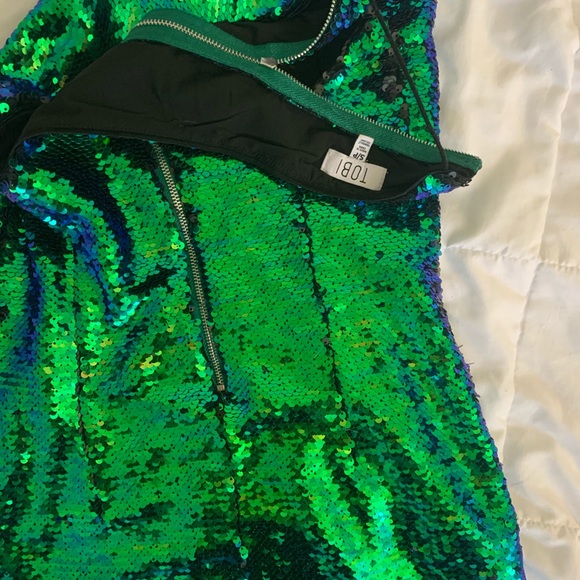 Dress - Picture 3 of 3